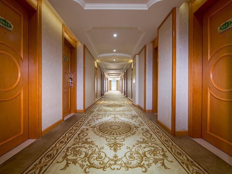 Vienna Hotel Shiyan Guangming Road Шэньчжэнь Экстерьер фото
