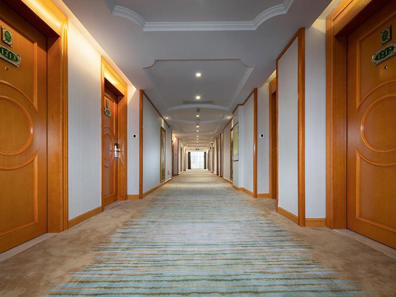 Vienna Hotel Shiyan Guangming Road Шэньчжэнь Экстерьер фото