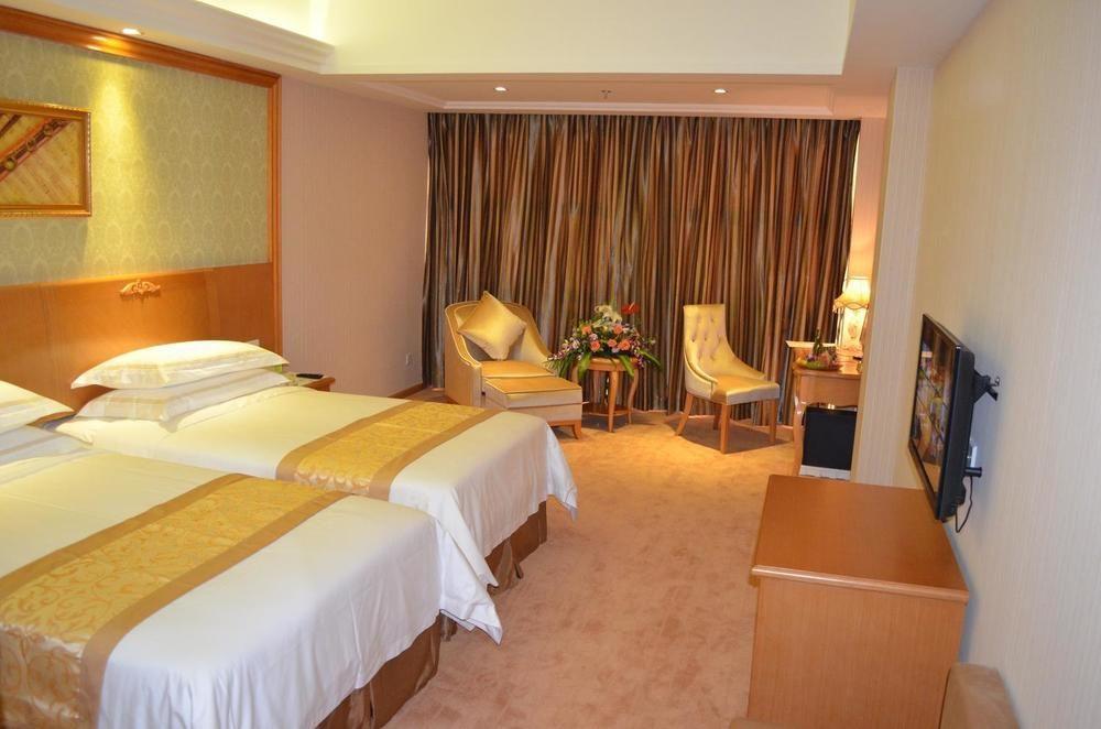 Vienna Hotel Shiyan Guangming Road Шэньчжэнь Экстерьер фото